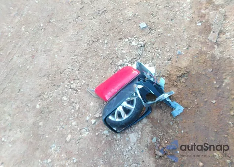 2008 Ford Focus Se/Ses z USA, uszkodzony, nr VIN 1FAHP33N18W106222